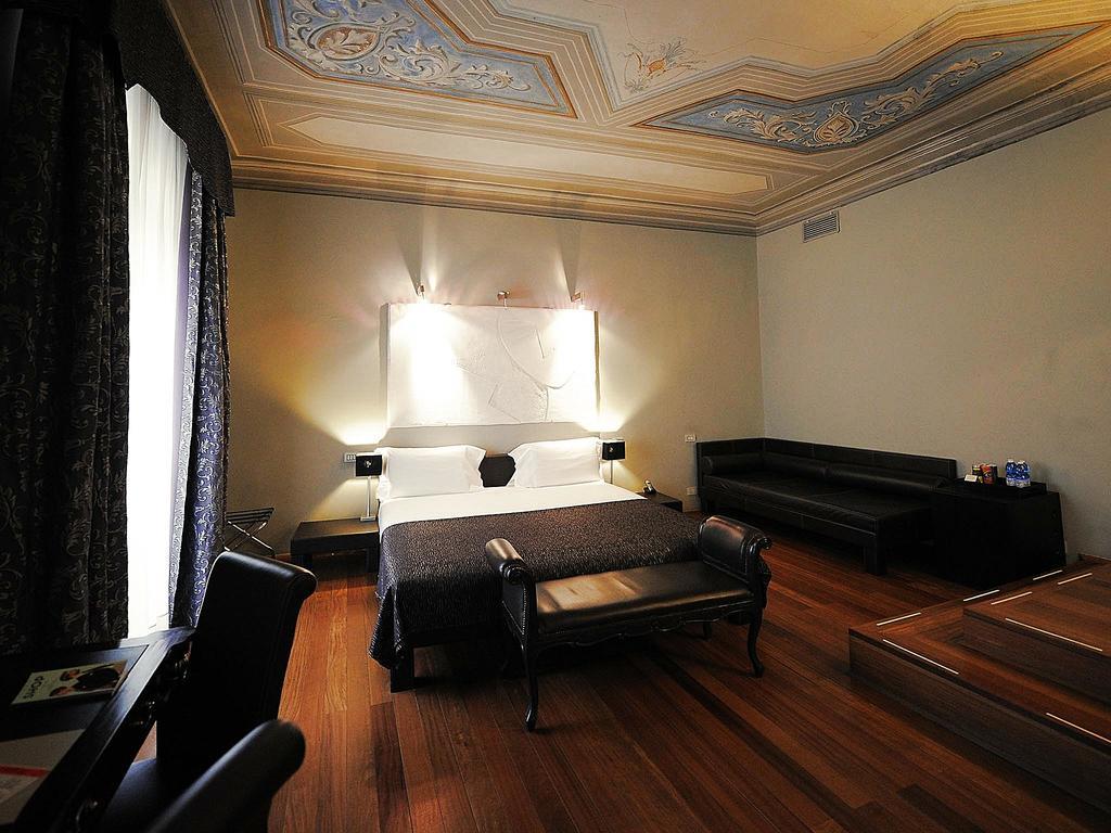 伯吉斯宫殿艺术酒店 佛罗伦萨 客房 照片